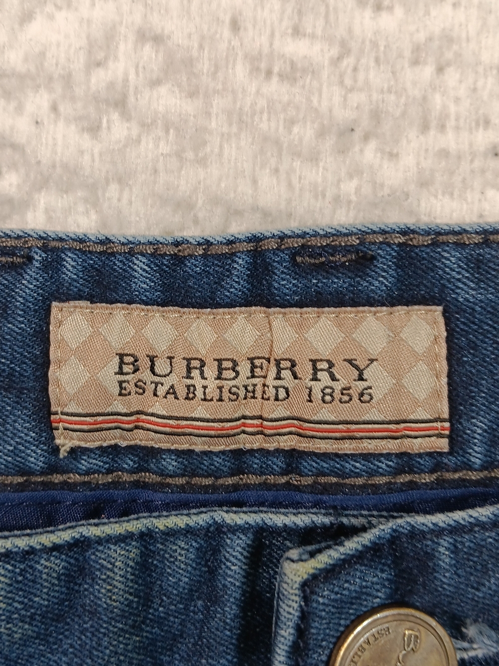 Burberry Jeans Mens 32x27 Blue Denim Slim Fit Dark Wash Stretch Designer Bloke - Picture 2 of 15